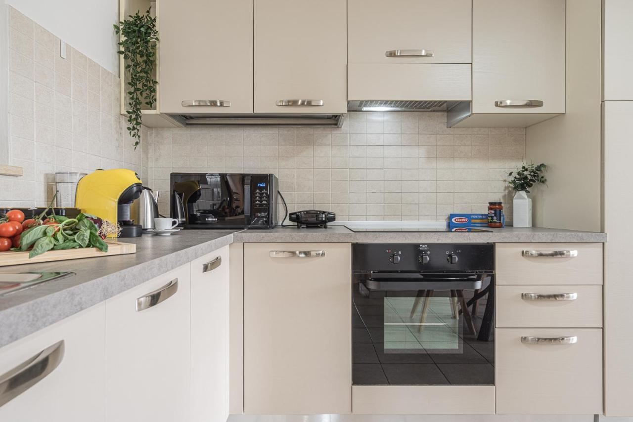 Hygge Family Apartment - One Step Away From The Lake!!! Sirmione Eksteriør bilde