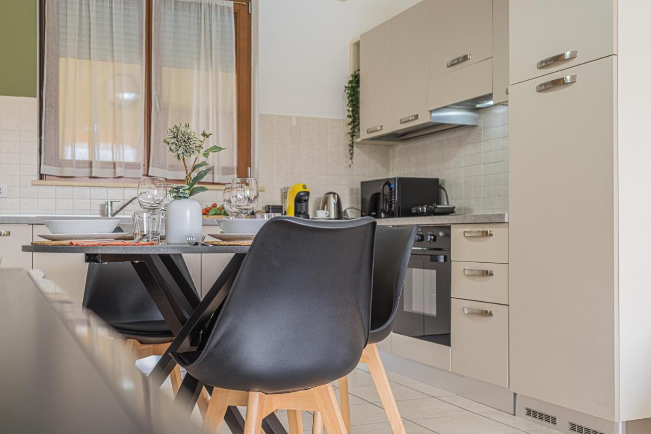 Hygge Family Apartment - One Step Away From The Lake!!! Sirmione Eksteriør bilde