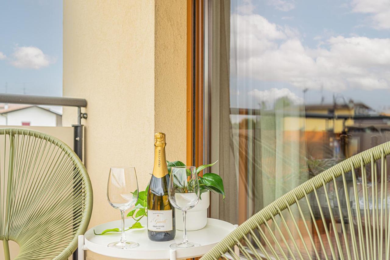 Hygge Family Apartment - One Step Away From The Lake!!! Sirmione Eksteriør bilde
