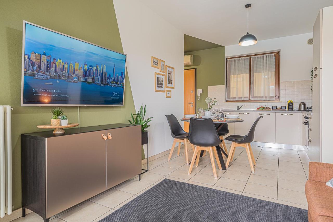 Hygge Family Apartment - One Step Away From The Lake!!! Sirmione Eksteriør bilde
