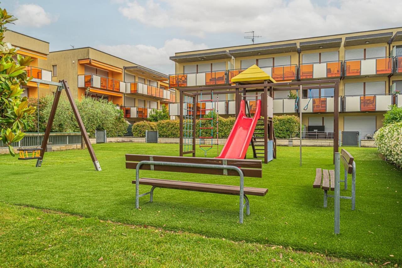 Hygge Family Apartment - One Step Away From The Lake!!! Sirmione Eksteriør bilde
