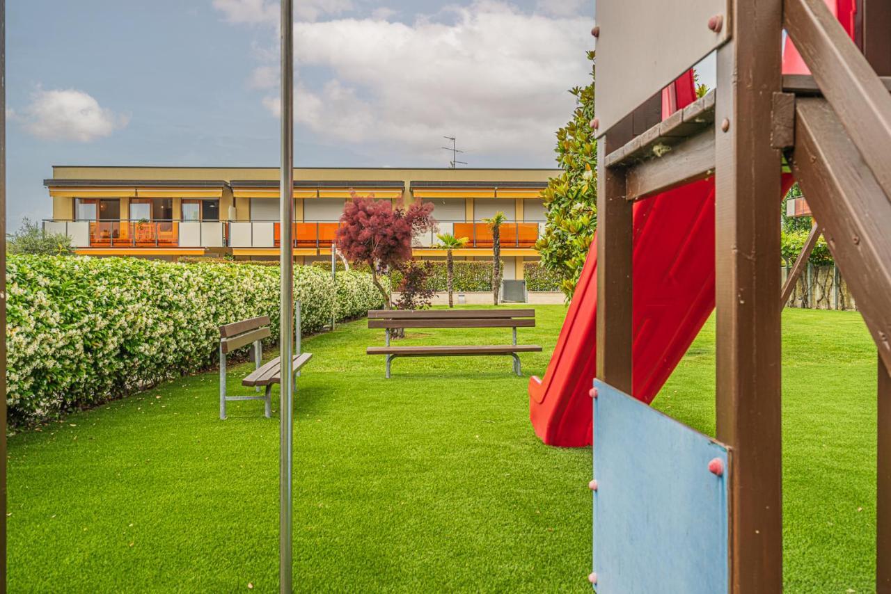 Hygge Family Apartment - One Step Away From The Lake!!! Sirmione Eksteriør bilde